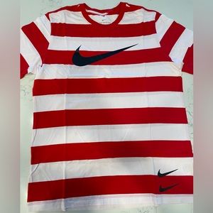 Striped Men’s Nike Tee - Large